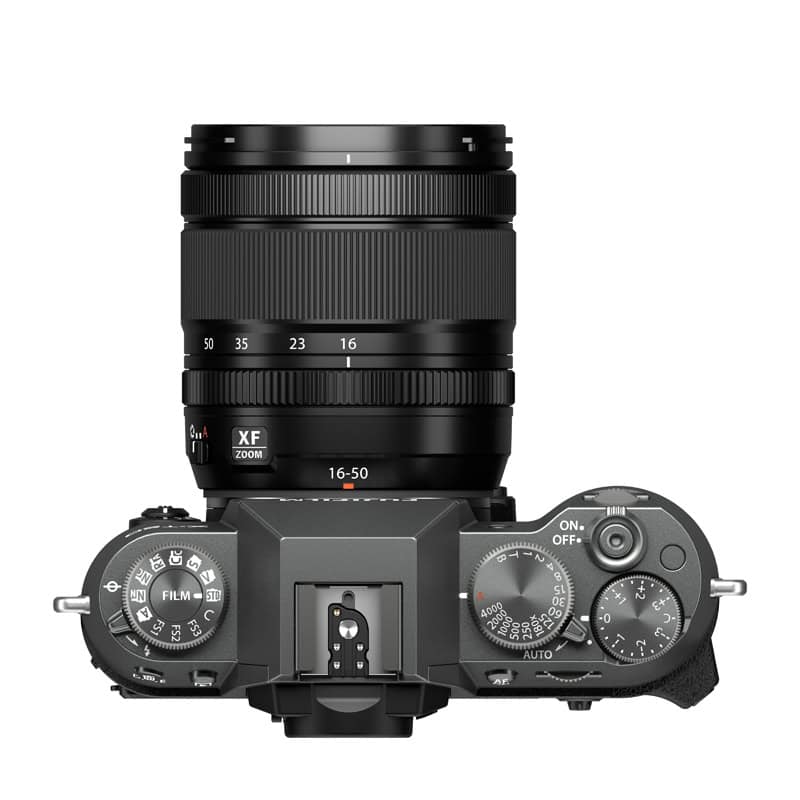 Fujifilm X-T50 mit XF16-50mm Objektiv in anthrazit grau.