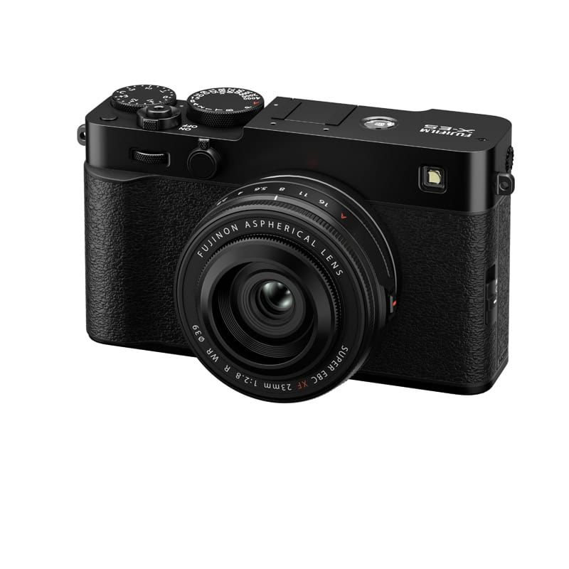 Fujifilm X-E5 Kamera mit XF23mm F2.8 Objektiv in Schwarz.